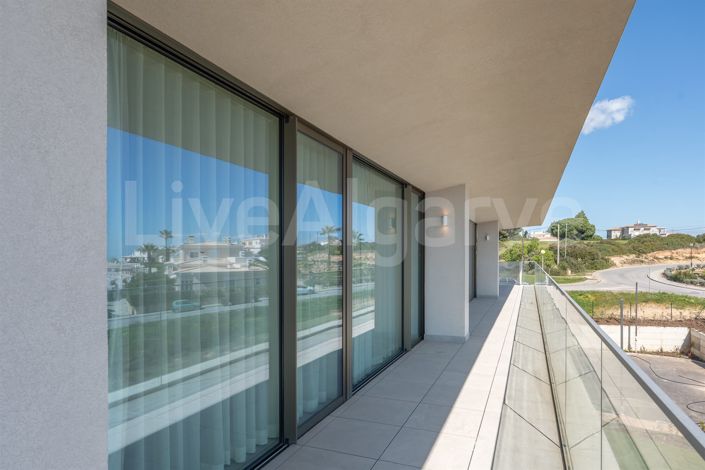 Image No.14-3 Bed Apartment for sale