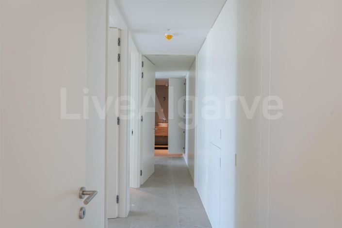 Image No.9-3 Bed Apartment for sale