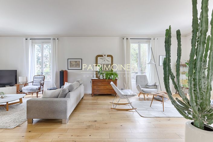 Image No.4-6 Bed House for sale