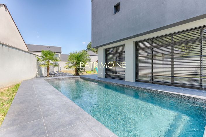 Image No.3-4 Bed House for sale