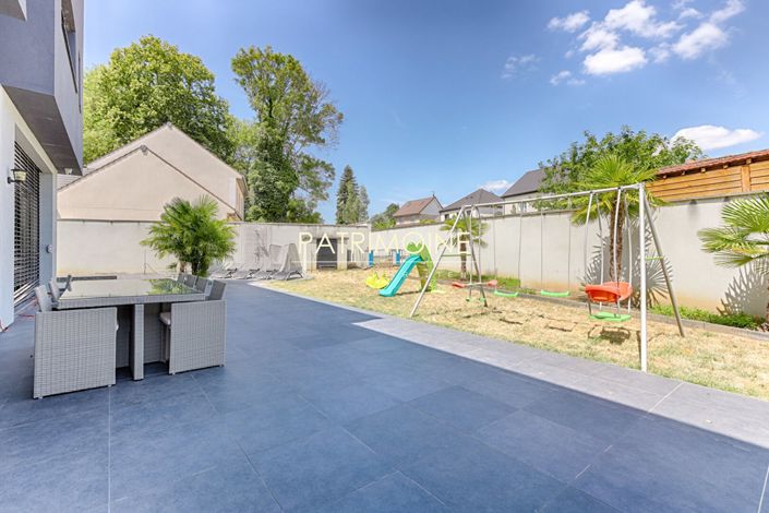 Image No.6-4 Bed House for sale