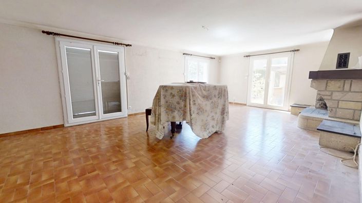 Image No.16-4 Bed House for sale