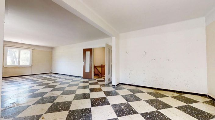 Image No.6-4 Bed House for sale