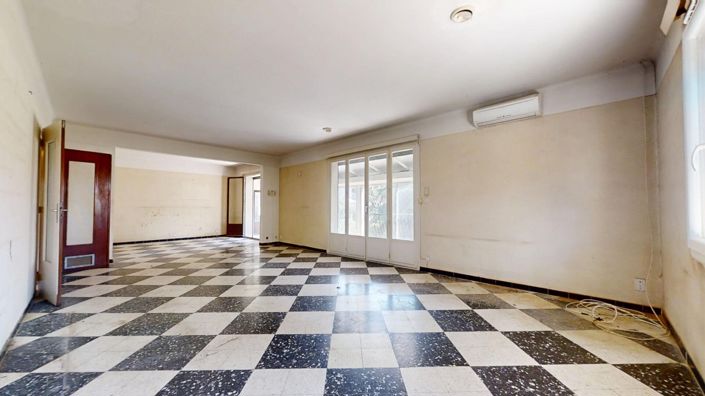 Image No.7-4 Bed House for sale