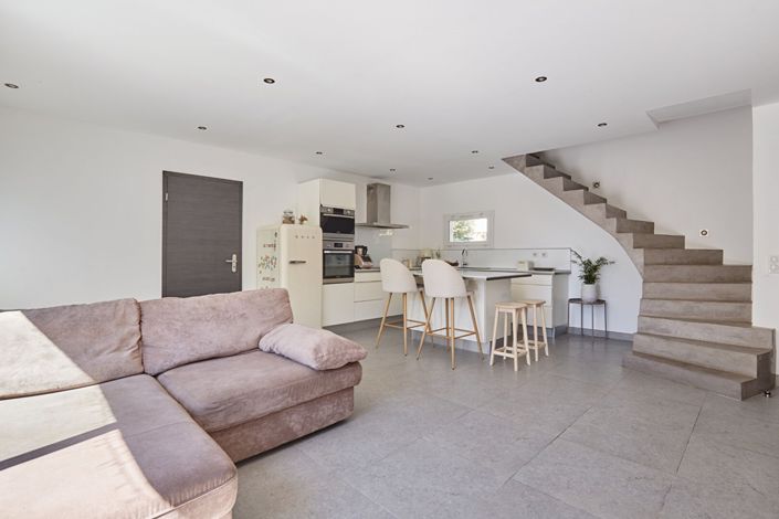 Image No.3-4 Bed House for sale