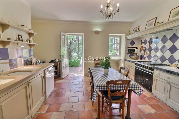 Image No.16-6 Bed House for sale