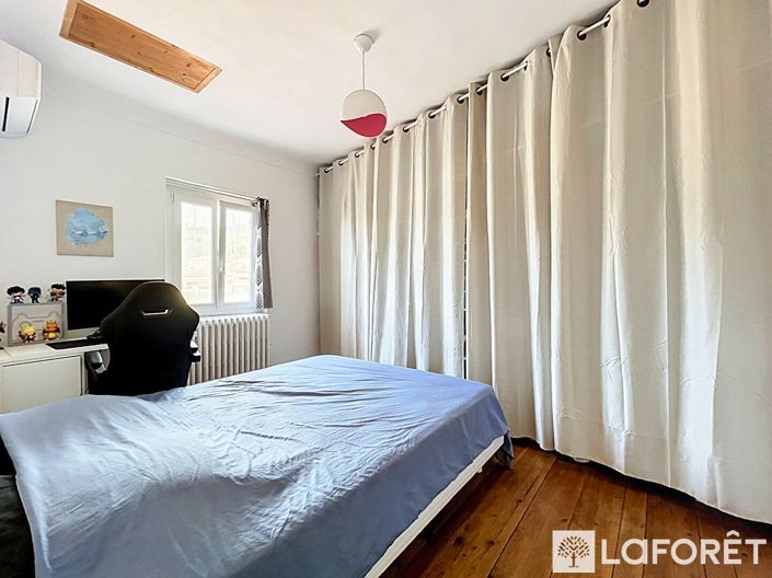 Image No.15-3 Bed House for sale