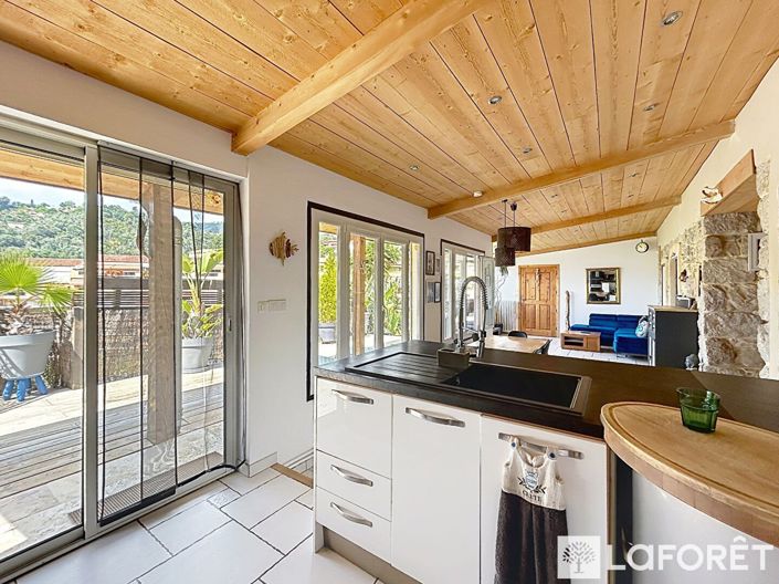 Image No.17-3 Bed House for sale