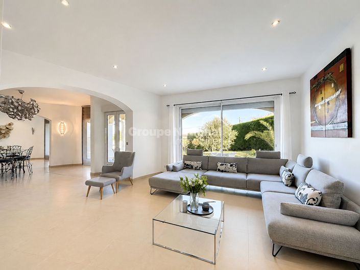 Image No.6-3 Bed House for sale
