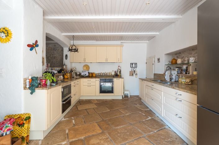 Image No.14-6 Bed House for sale