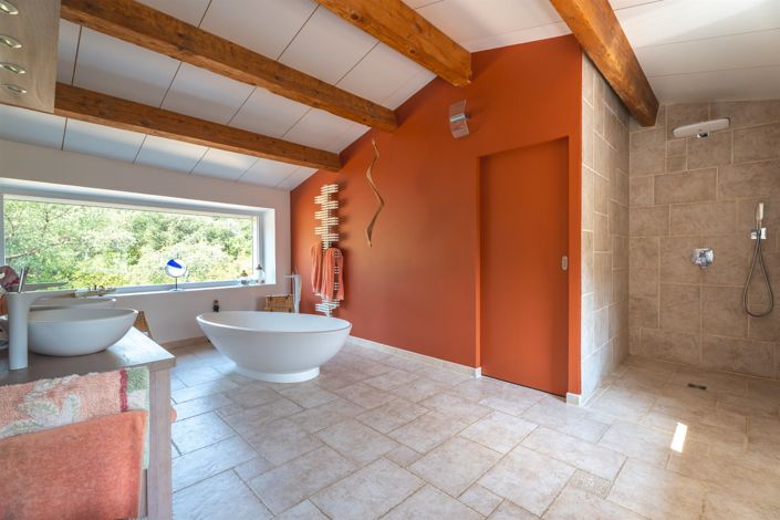 Image No.19-6 Bed House for sale