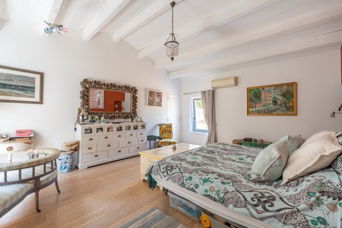 Image No.23-6 Bed House for sale