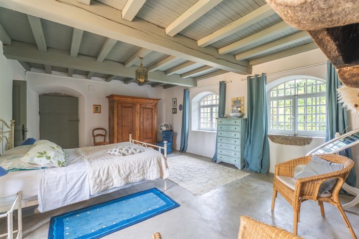 Image No.34-6 Bed House for sale