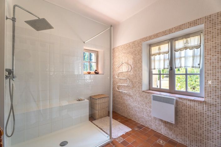 Image No.40-6 Bed House for sale