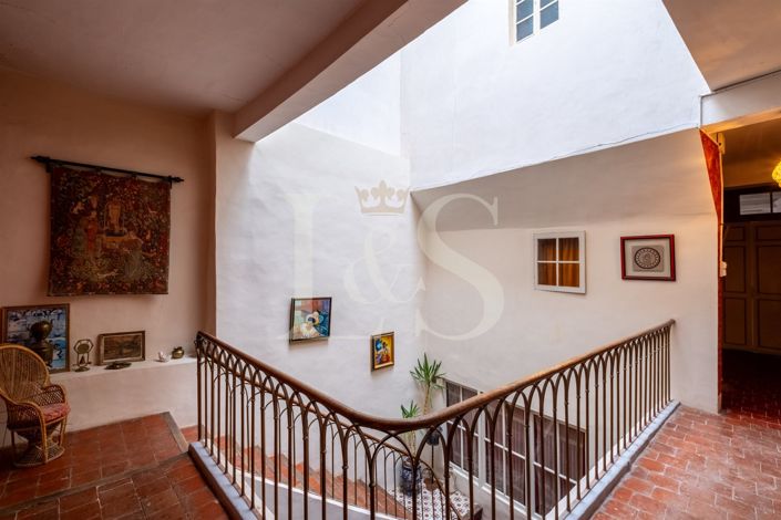 Image No.16-5 Bed House for sale