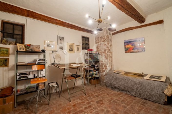 Image No.17-5 Bed House for sale