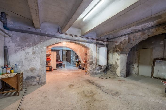 Image No.18-5 Bed House for sale