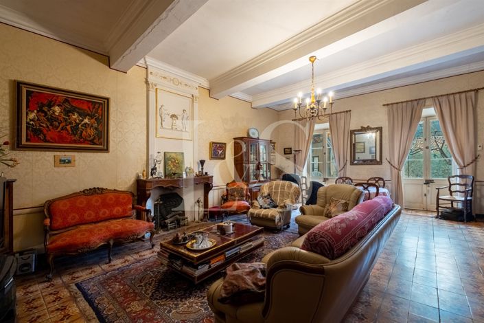 Image No.7-5 Bed House for sale