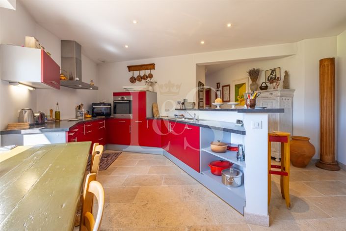 Image No.11-3 Bed House for sale