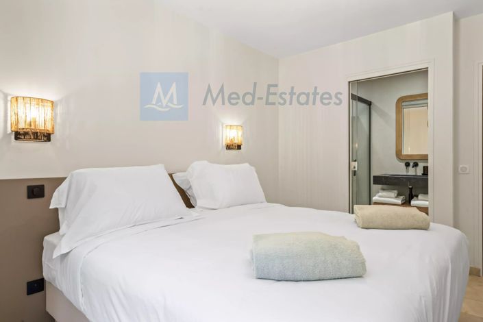 Image No.21-6 Bed House for sale