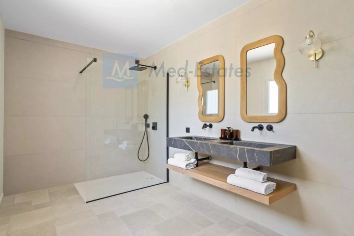 Image No.27-6 Bed House for sale