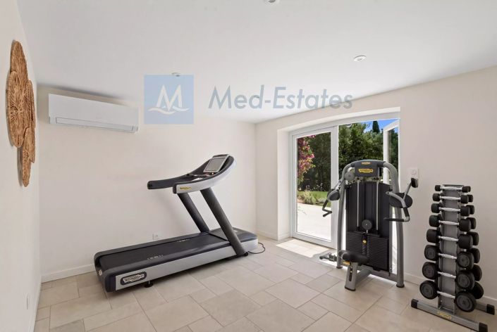 Image No.30-6 Bed House for sale