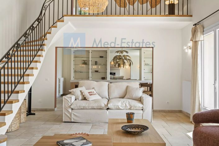 Image No.6-6 Bed House for sale