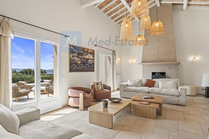 Image No.8-6 Bed House for sale
