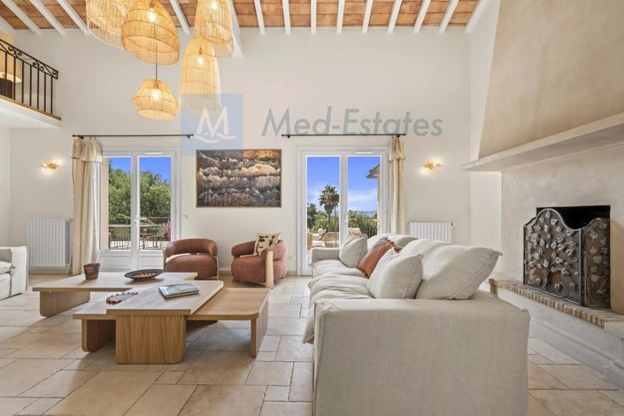 Image No.9-6 Bed House for sale