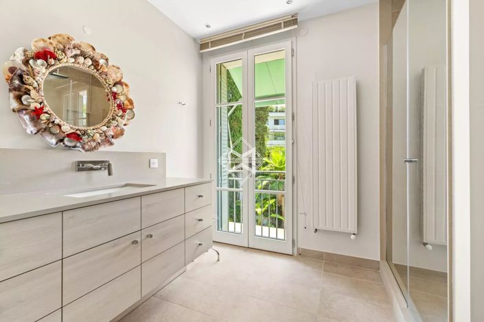 Image No.19-4 Bed House for sale