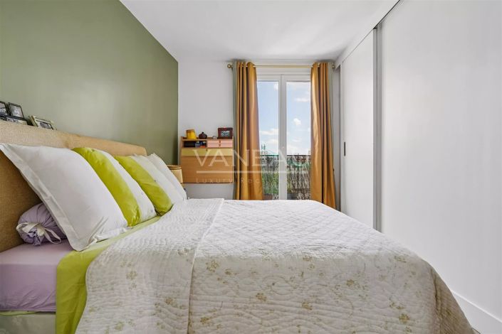 Image No.12-3 Bed Apartment for sale