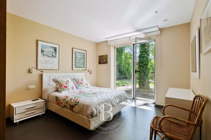 Image No.19-4 Bed House for sale
