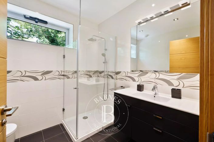 Image No.20-4 Bed House for sale