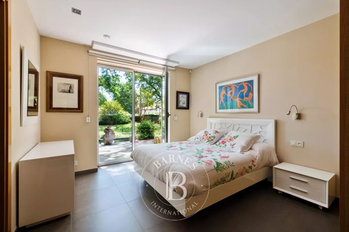 Image No.23-4 Bed House for sale