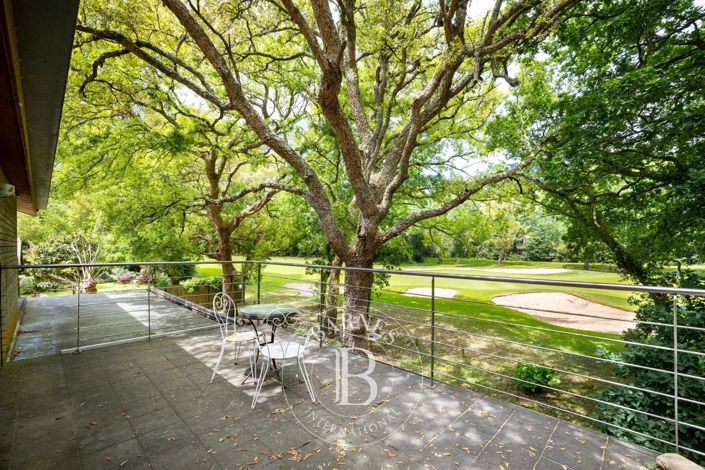 Image No.8-4 Bed House for sale