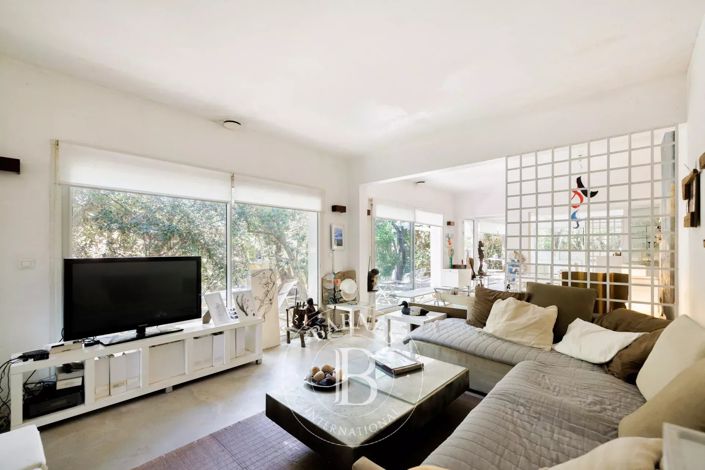 Image No.7-3 Bed House for sale