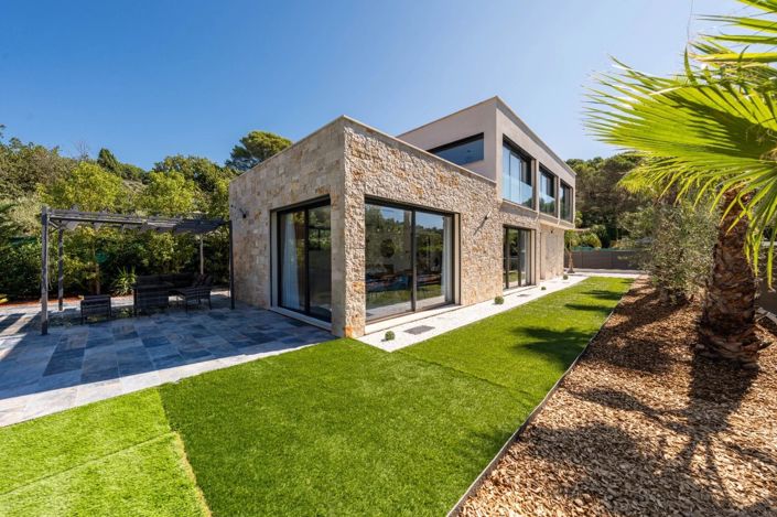 Image No.17-4 Bed House for sale