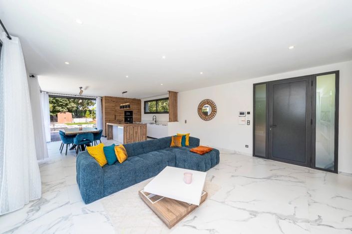 Image No.40-4 Bed House for sale