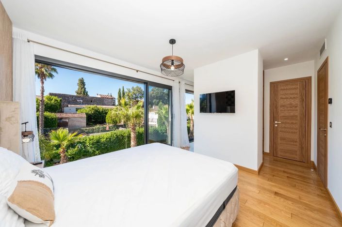 Image No.48-4 Bed House for sale