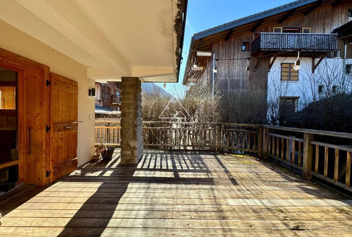 Image No.5-6 Bed House for sale