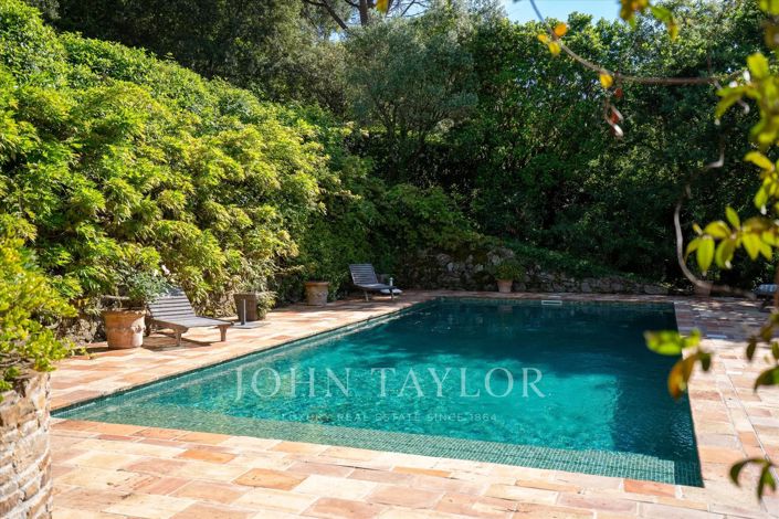 Image No.5-5 Bed House for sale