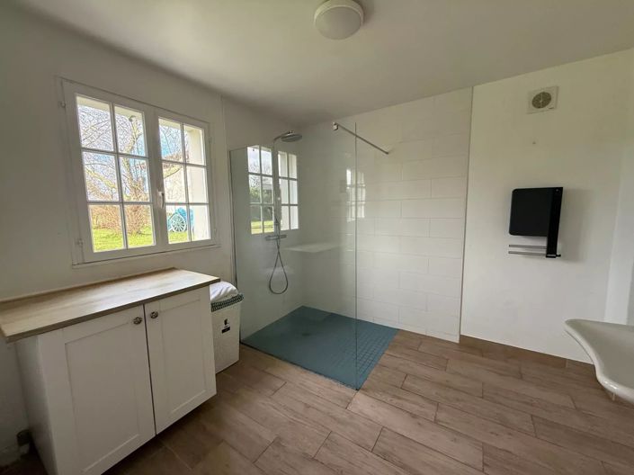 Image No.8-3 Bed House for sale