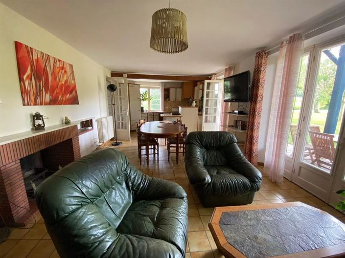Image No.2-4 Bed House for sale