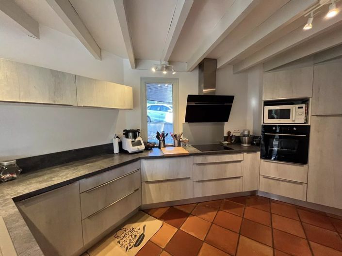 Image No.6-4 Bed House for sale