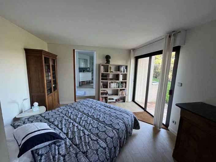 Image No.7-4 Bed House for sale