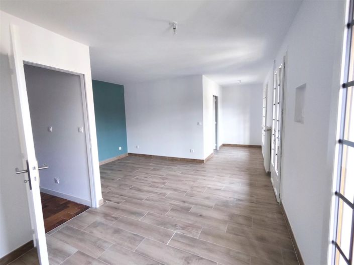 Image No.5-2 Bed House for sale