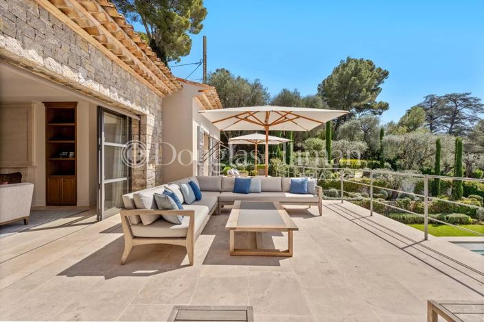 Image No.8-5 Bed House for sale