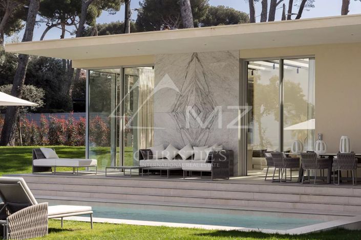 Image No.21-4 Bed House for sale