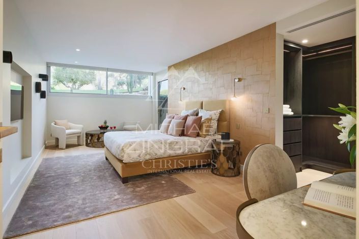 Image No.24-4 Bed House for sale
