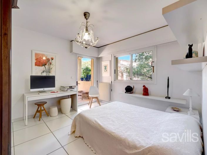 Image No.13-5 Bed House for sale